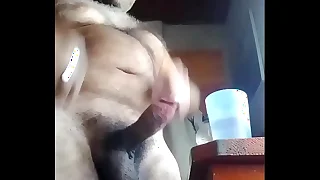 Mira como se me pone la verga